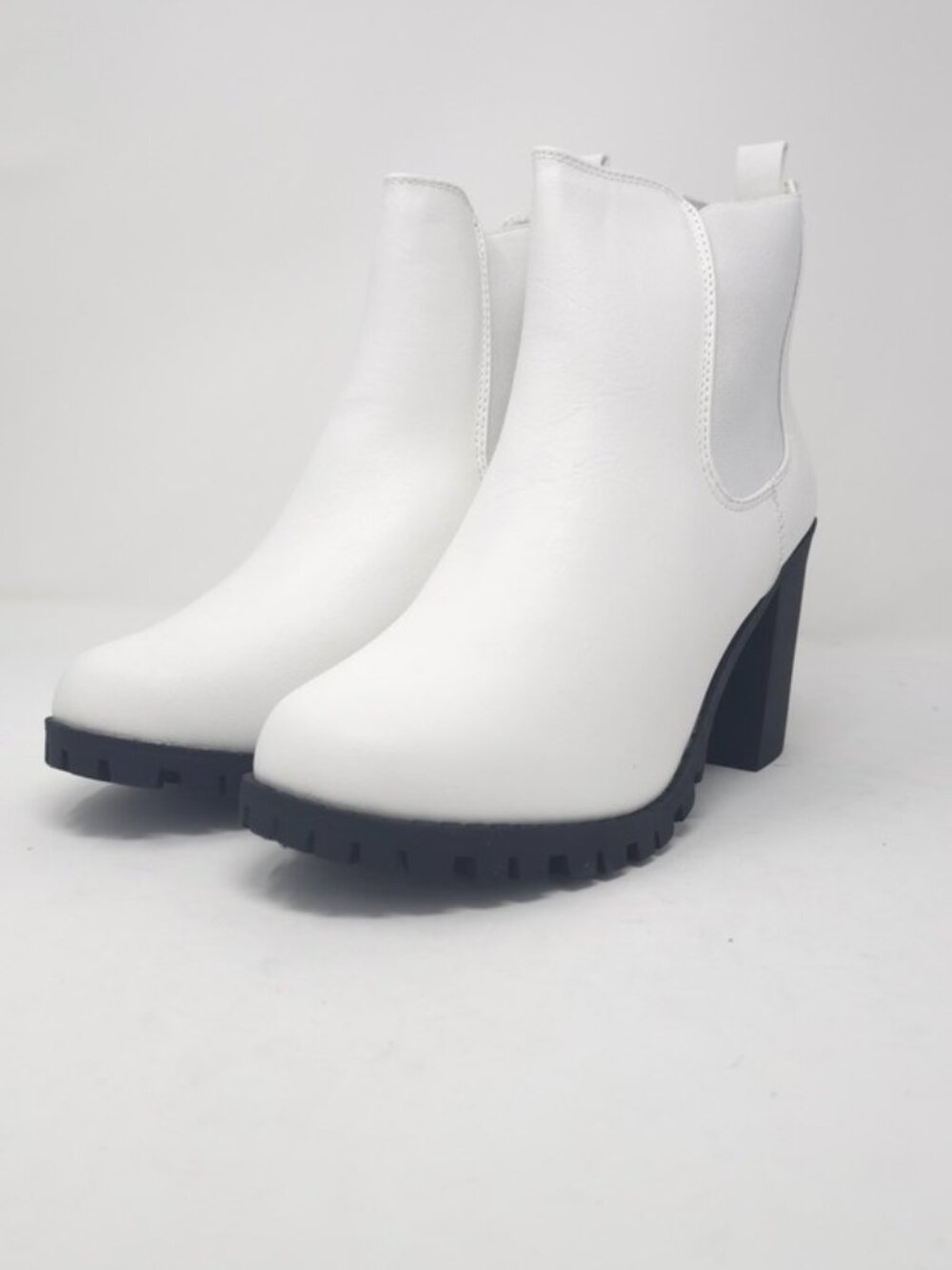 White Chunky Heel Ankle Boots Chelsea Style Platform Minimalist Trendy - Picture 1 of 10
